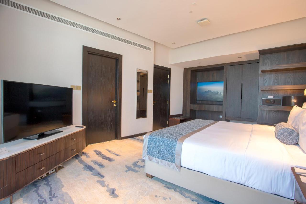 Century Marina Hotel - Lusail Luaran gambar A bedroom at the hotel