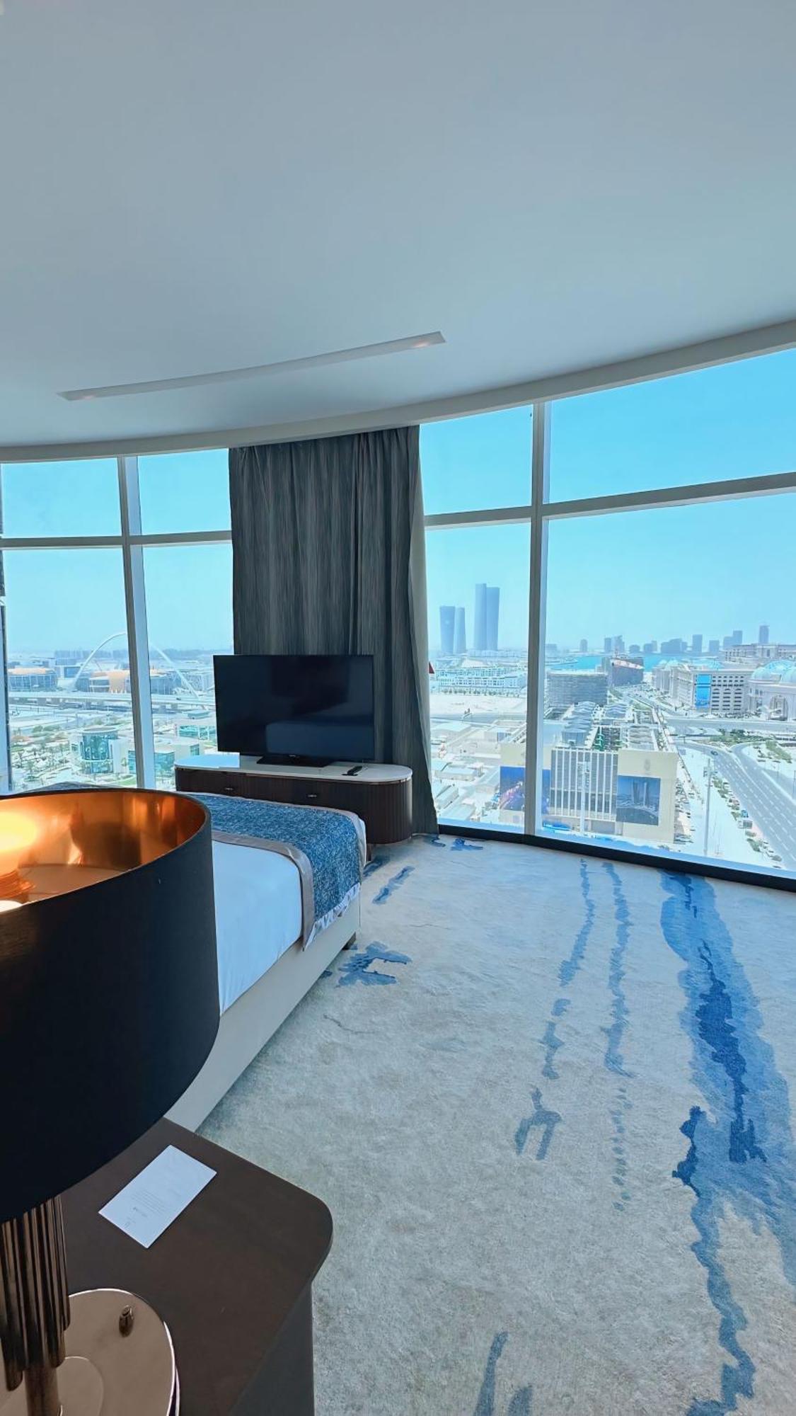 Century Marina Hotel - Lusail Luaran gambar A bedroom at the hotel